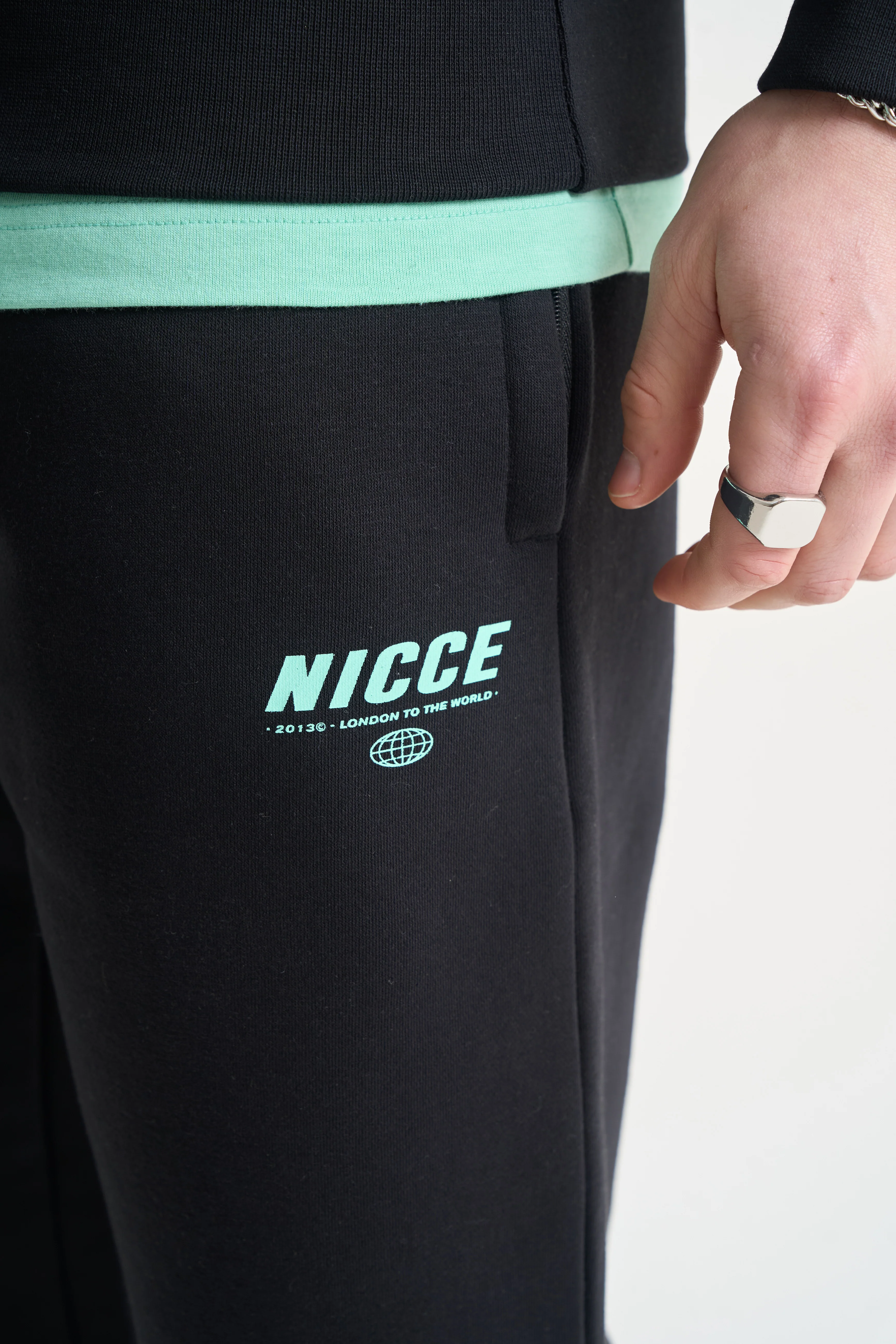 NICCE Mens Comet Joggers | Black - Image 3