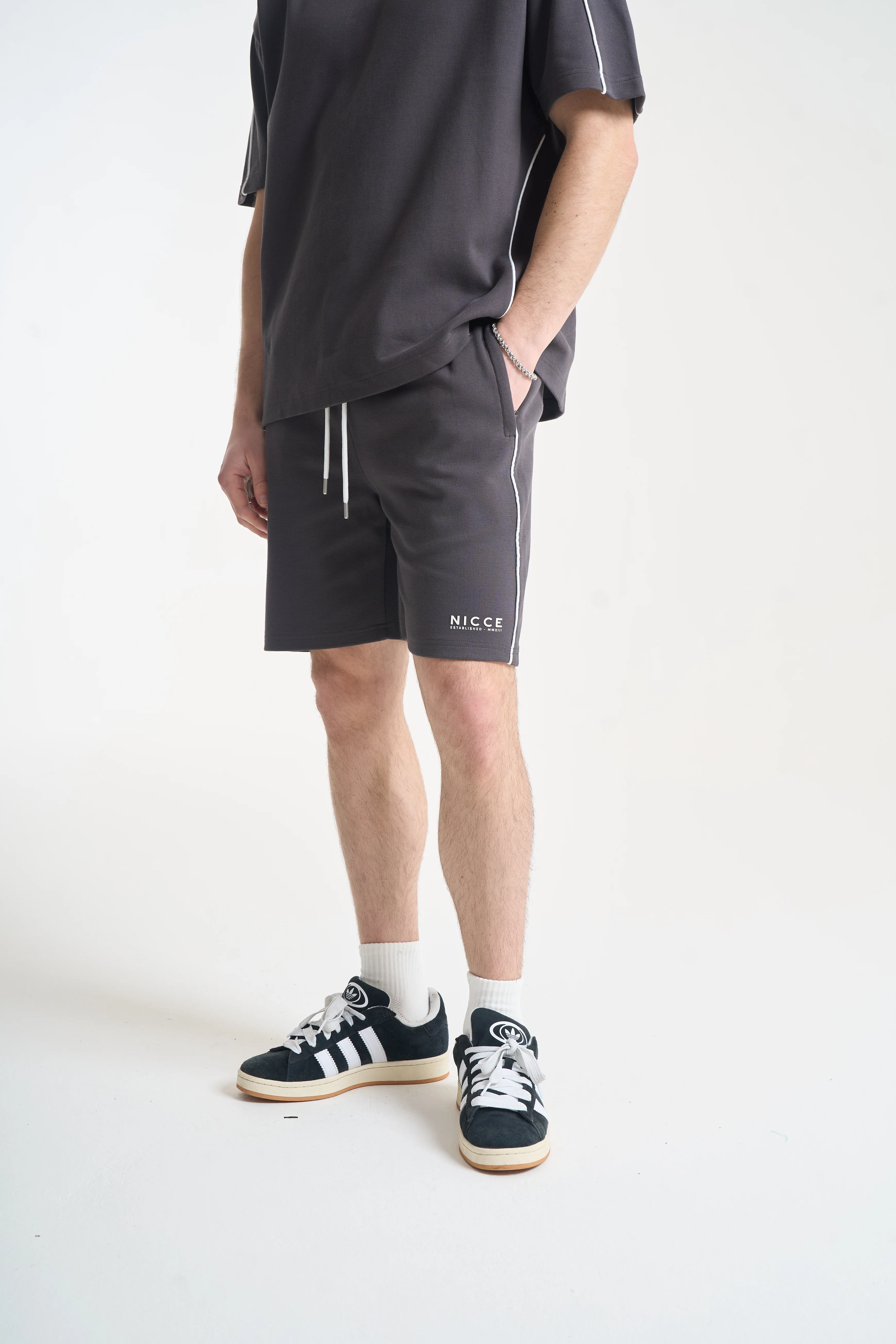 NICCE Mens Piper Shorts | Coal - Image 3