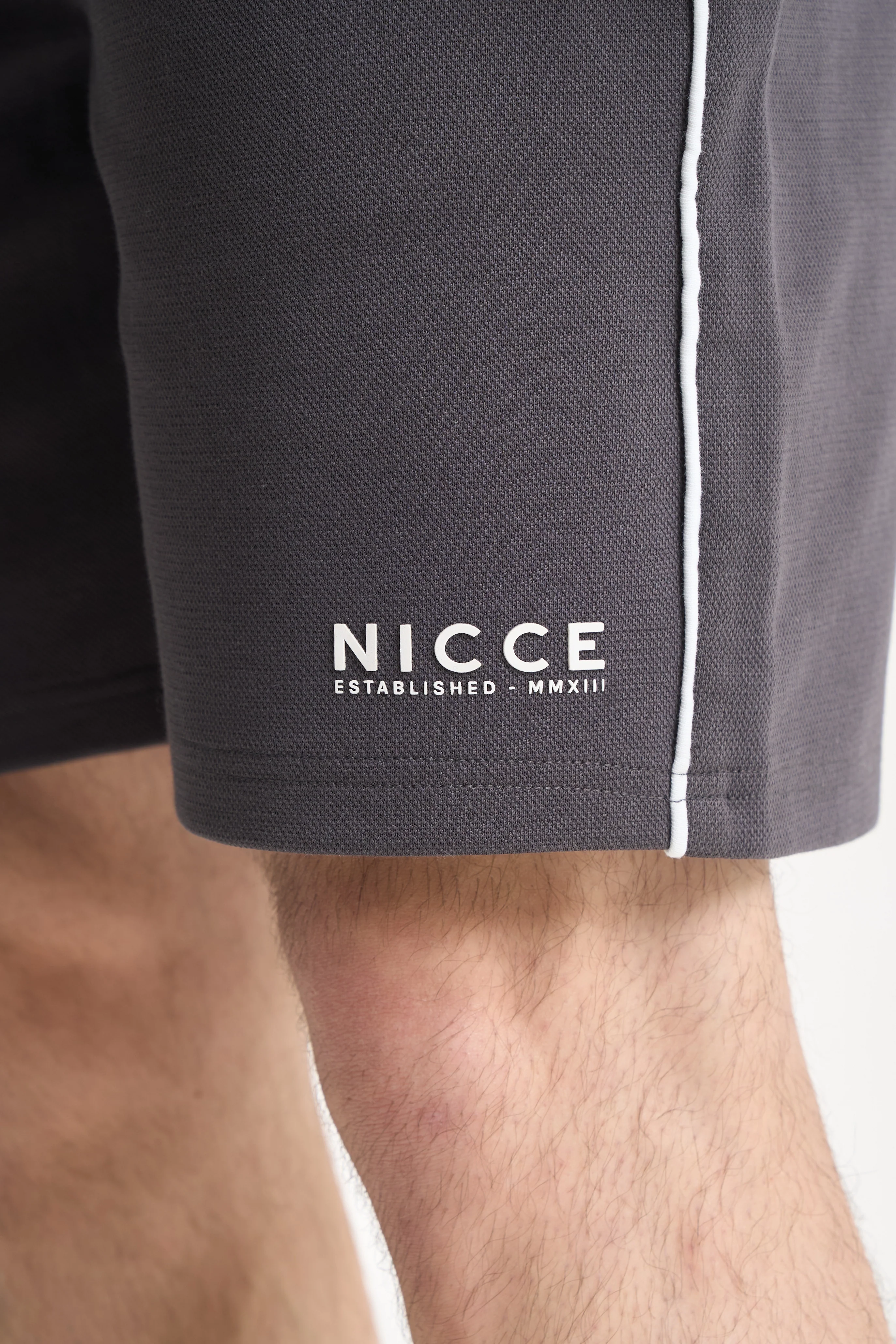 NICCE Mens Piper Shorts | Coal - Image 4